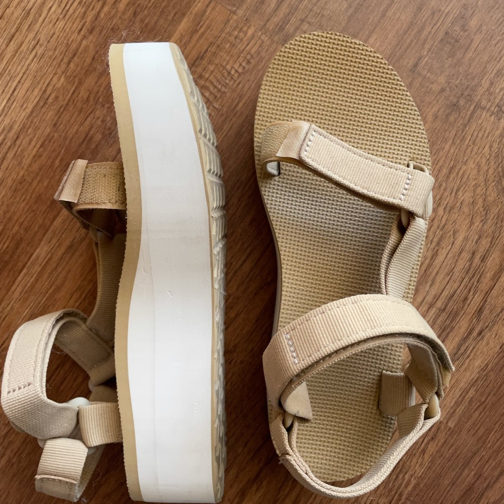 TEVA Women’s Flatform